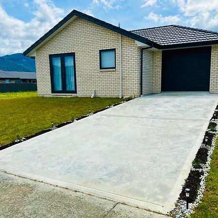 Holiday Home In Beautiful Te Anau Bagian luar foto