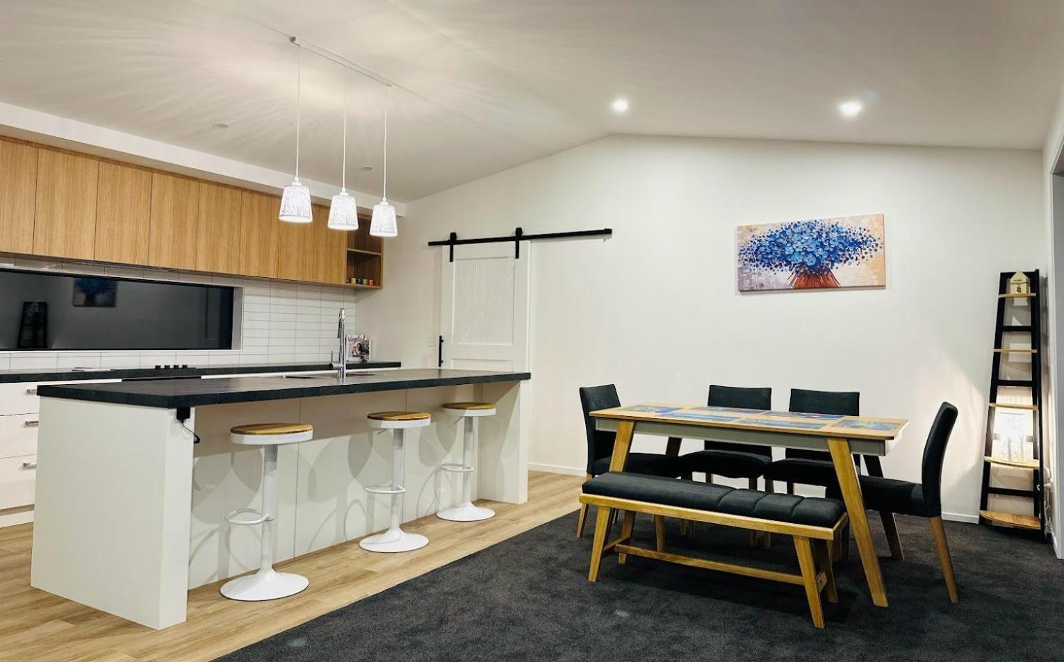 Holiday Home In Beautiful Te Anau Bagian luar foto