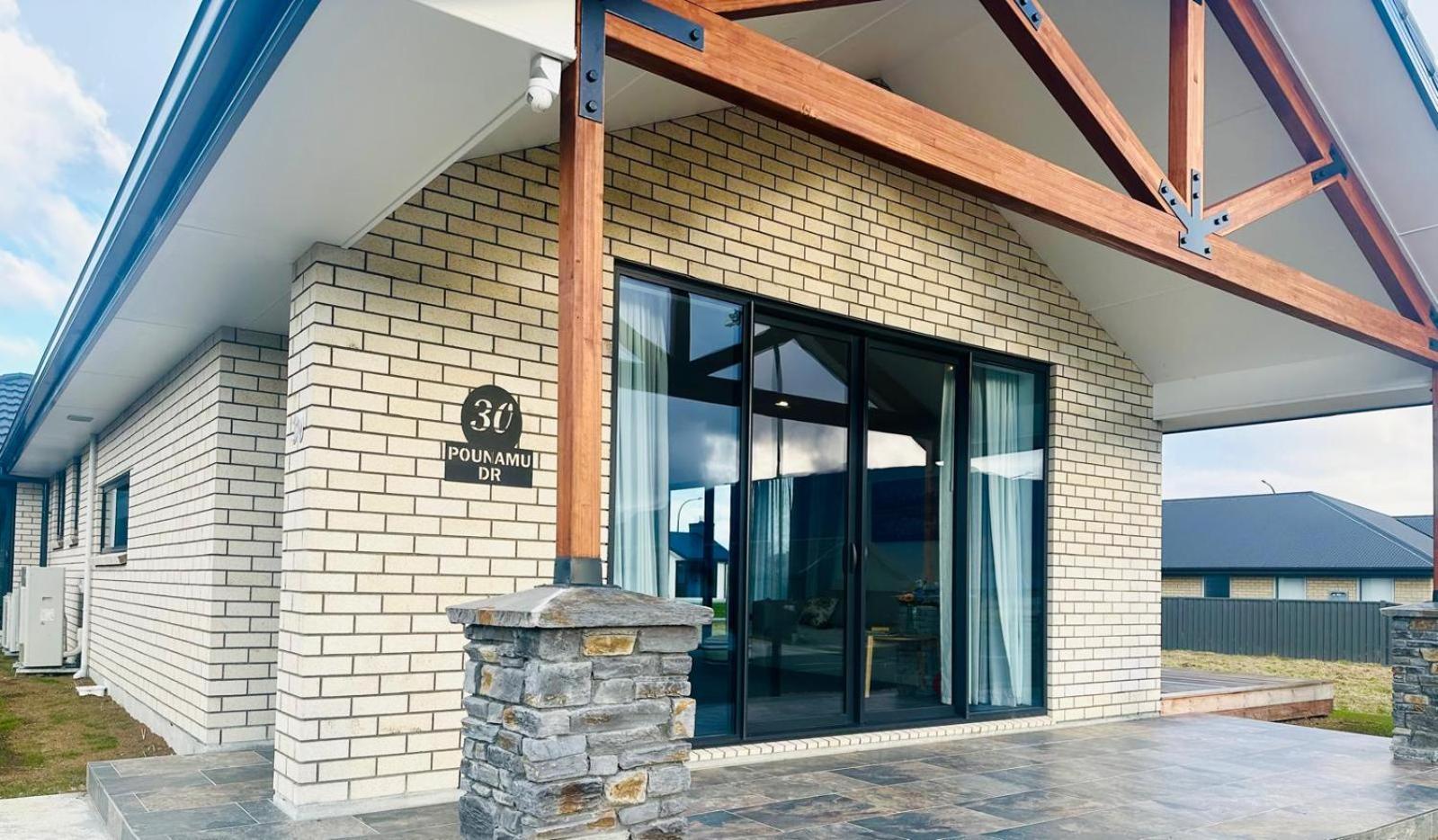 Holiday Home In Beautiful Te Anau Bagian luar foto